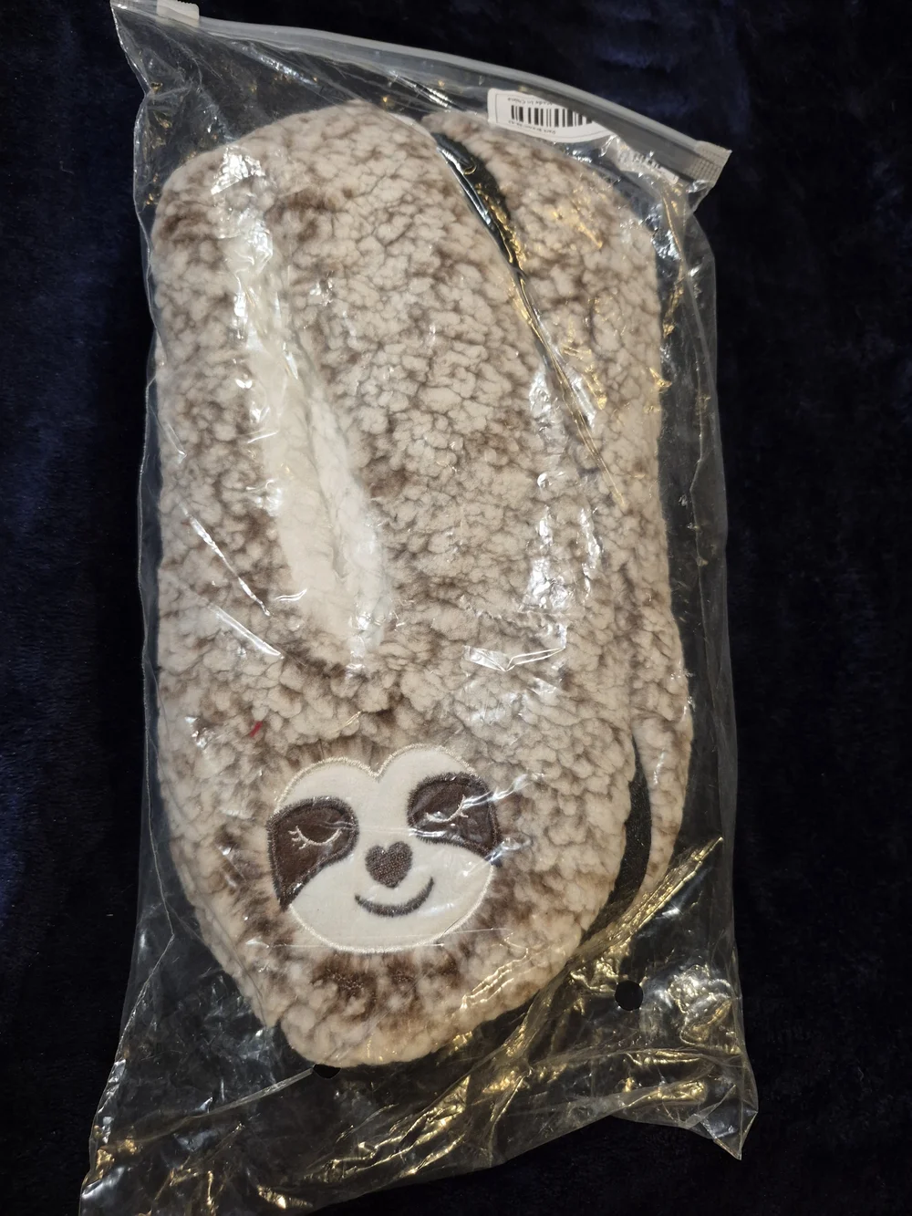 SHEIN Beige Sloth Plush Kids Slippers